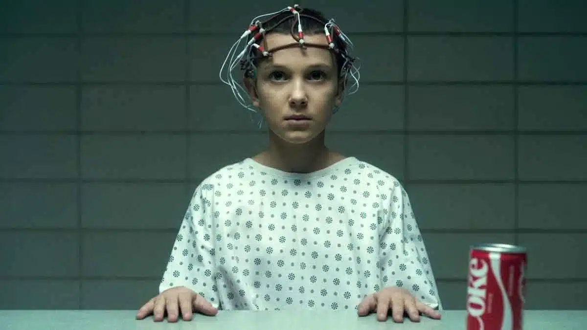 Stranger Things : Millie Bobby Brown fête la fin du tournage de la série Placement de produit de choses étranges Coca Cola
