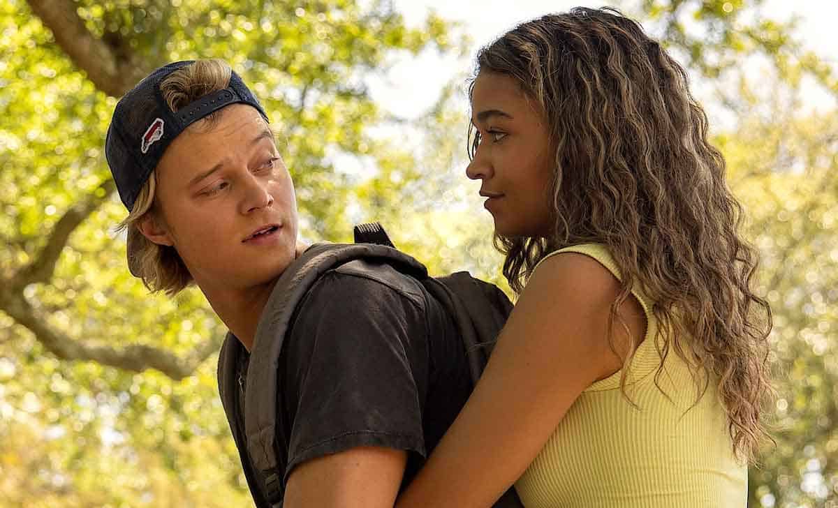 Outer Banks et une mise à jour future incertaine jj et kiara banques extérieures