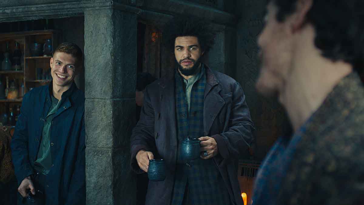 Le combat entre la lumière et l'obscurité continue: les premières images de la roue du temps 3 Le combat entre la lumière et l'obscurité continue: les premières images de la roue du temps 3