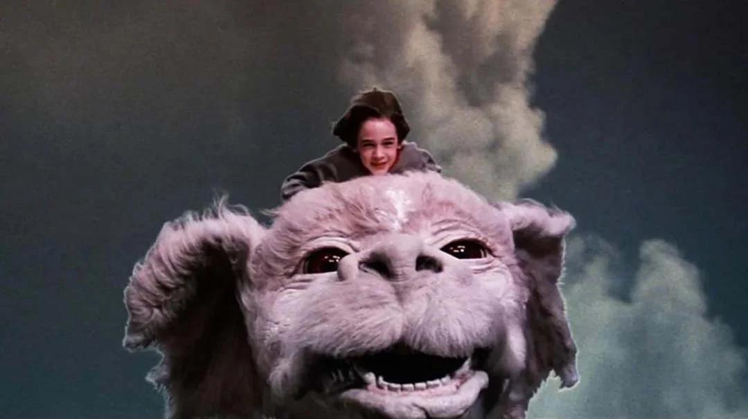 Bastián Riding in the Falkor Dragon dans «The Endless Story» (Image: Warner Bros.)
