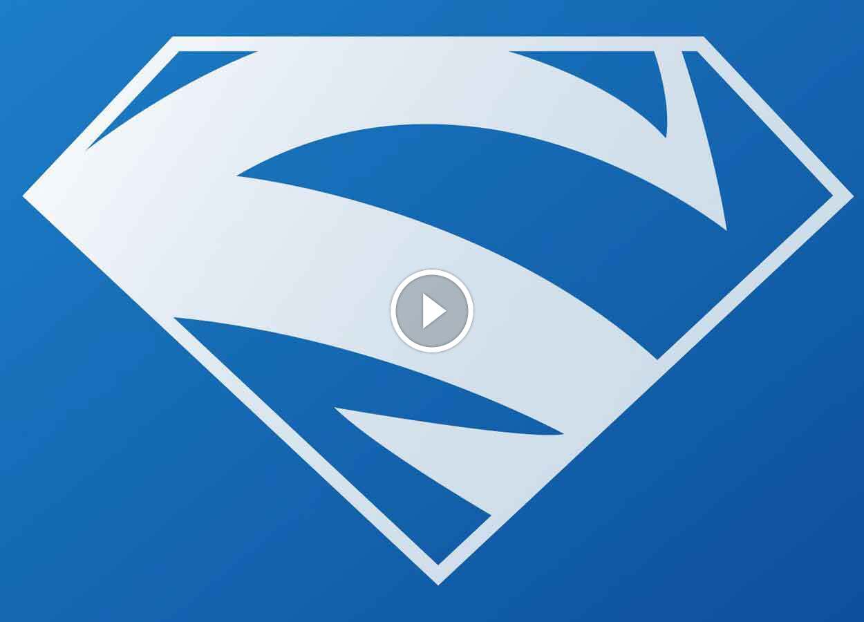 Superman présente un costume blanc incroyable