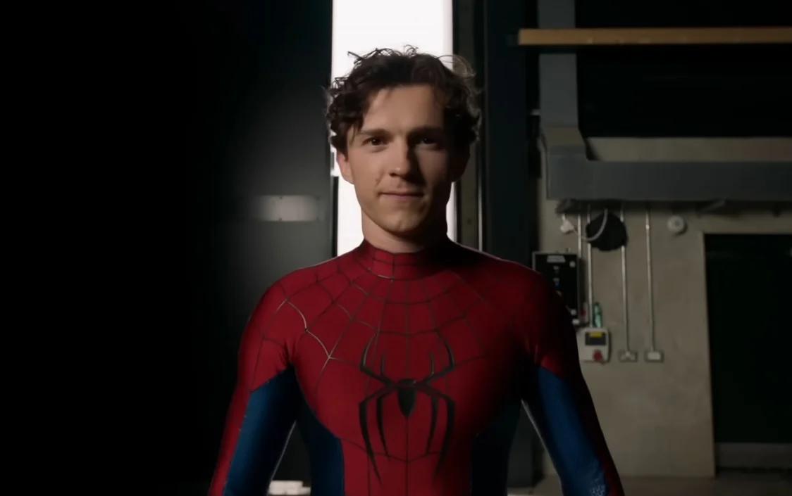 Tom Holland avec son nouveau costume dans 'Spider-Man: Brand New Day' (image : Sony Pictures)