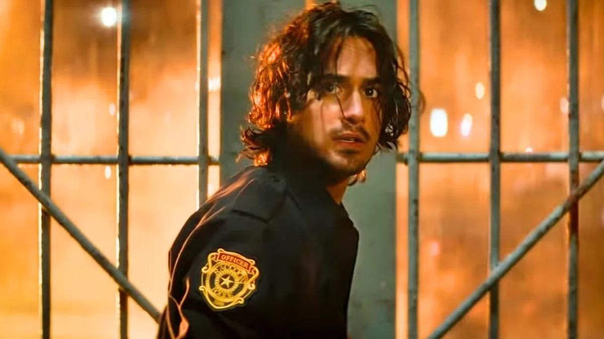 Avan Jogia dans le rôle de Leon dans Welcome to Raccoon City (Photo : IMDb)