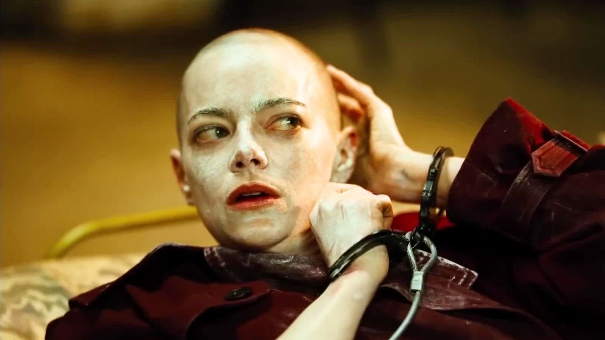 Emma Stone dans Bugonia