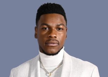 « Star Wars » : John Boyega parle de son retour en tant que Finn et confirme qu&rsquo;il a déjà parlé avec Dave Filoni