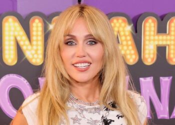 Miley Cyrus confirme qu&rsquo;il n&rsquo;y aura pas de reboot de « Hannah Montana » : « Je suis trop fatiguée, le spécial 20e anniversaire était de trop »