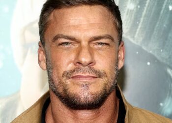 Après une dispute avec Alan Ritchson, un voisin rapporte une vague de menaces de la part de supposés fans de l&rsquo;acteur