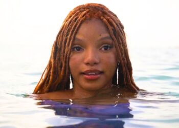 Halle Bailey dit que le racisme contre « La Petite Sirène » l&rsquo;a aidée : « C&rsquo;était libérateur et j&rsquo;ai appris à m&rsquo;écouter »