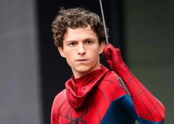 Tom Holland révèle que « Spider-Man : Brand New Day » a déjà eu des reprises et qu&rsquo;ils ajoutent « de l&rsquo;humour » au film, pourquoi cela inquiète-t-il les fans ?