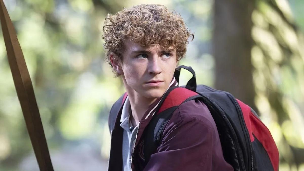 Walker Scobell dans le rôle de Percy Jackson
