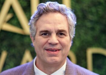 Mark Ruffalo critique la fusion Paramount-Warner : « Ne vous fiez pas aux promesses creuses des milliardaires »