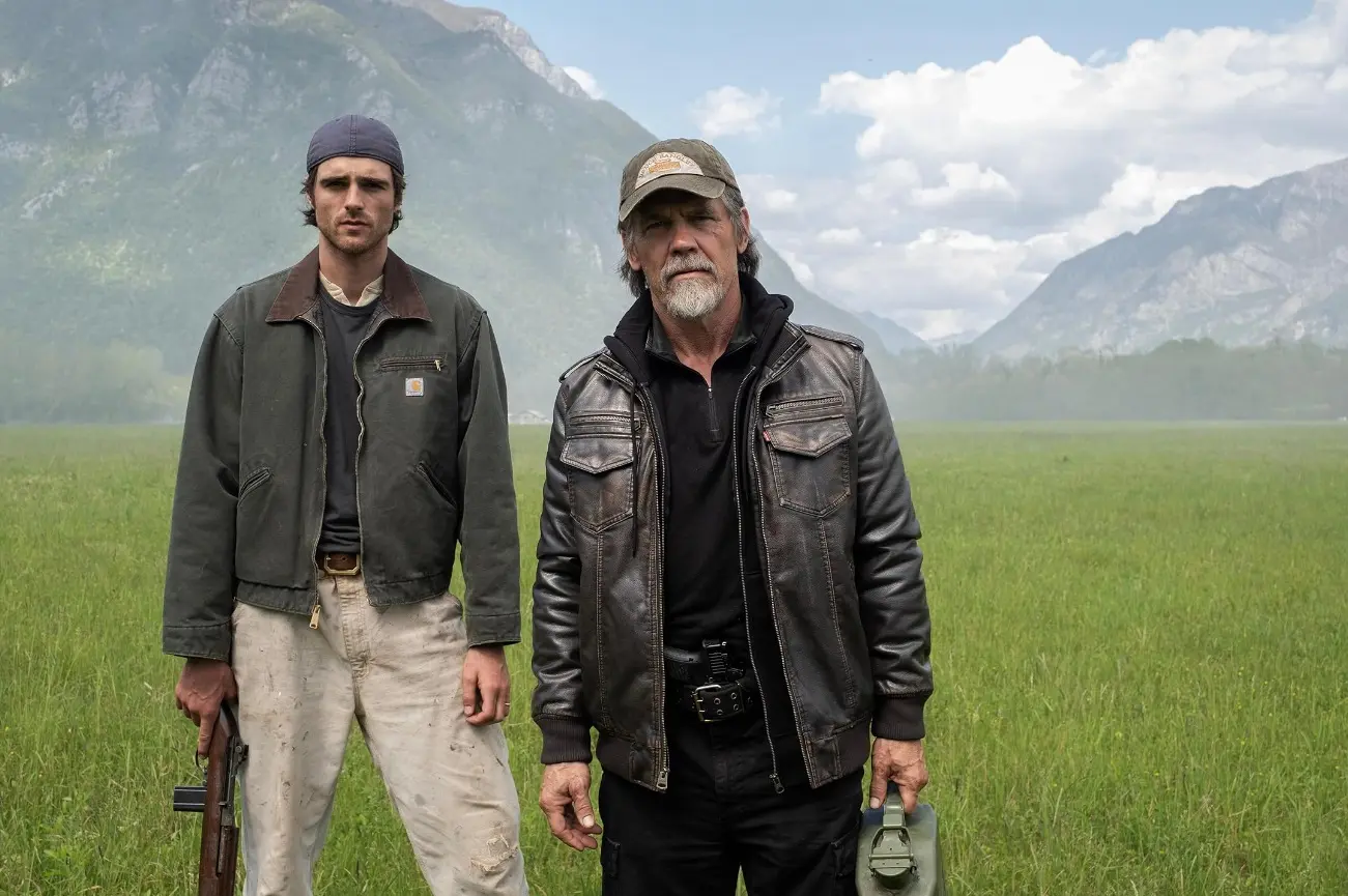 Jacob Elordi et Josh Brolin dans « The Dog Stars » (image : IMDb)