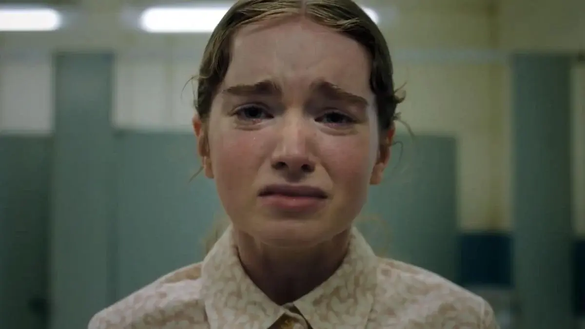 Summer H. Howell dans le rôle de Carrie (Photo : Prime Video)