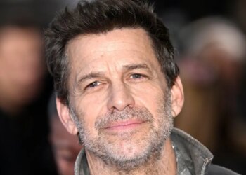 Zack Snyder révèle qu&rsquo;un dirigeant de Warner Bros. a reconnu qu&rsquo;ils avaient eu tort de le retirer du DCEU : « Vous aviez raison sur tout »