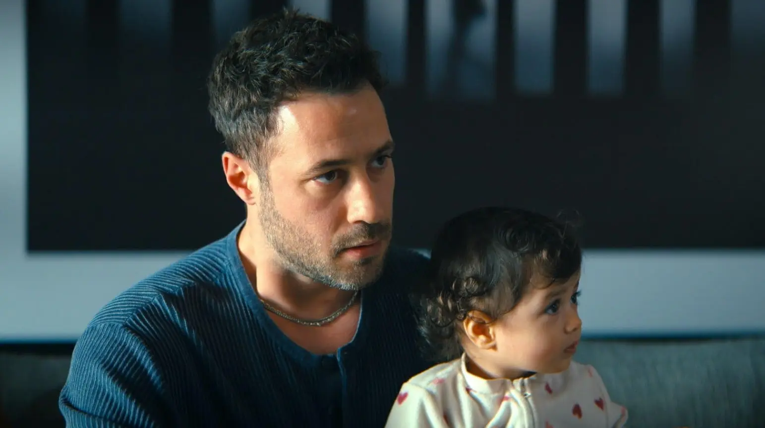 Ozan Dolunay dans « Je te connais » (2026) (image : IMDb)