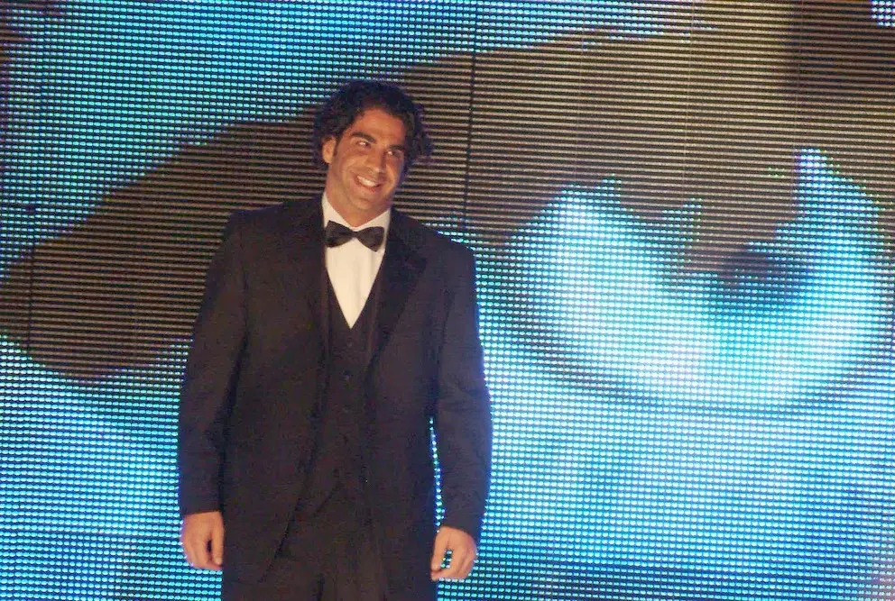 Kahwagi lors de sa présentation en tant qu'invité de Big Brother VIP 2, en 2004. (Photo : Ivan Stephens/ quarterscuro.com)