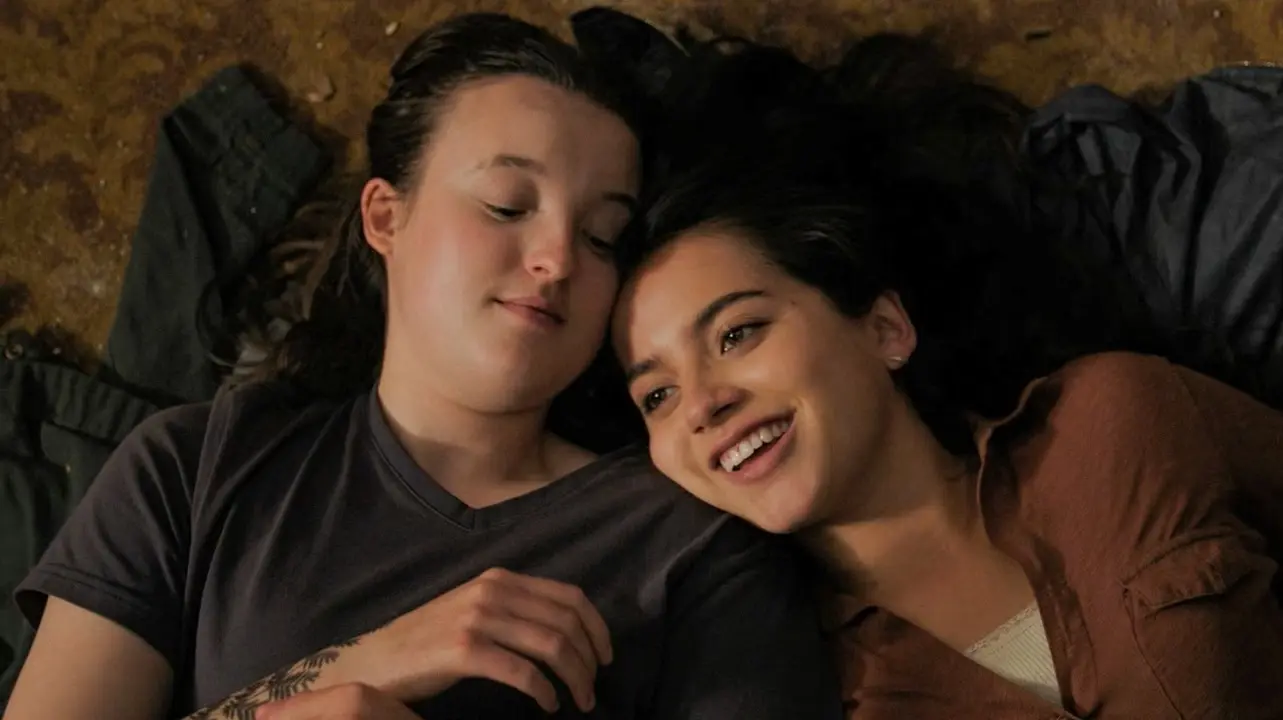 Bella Ramsey et Isabela Merced dans