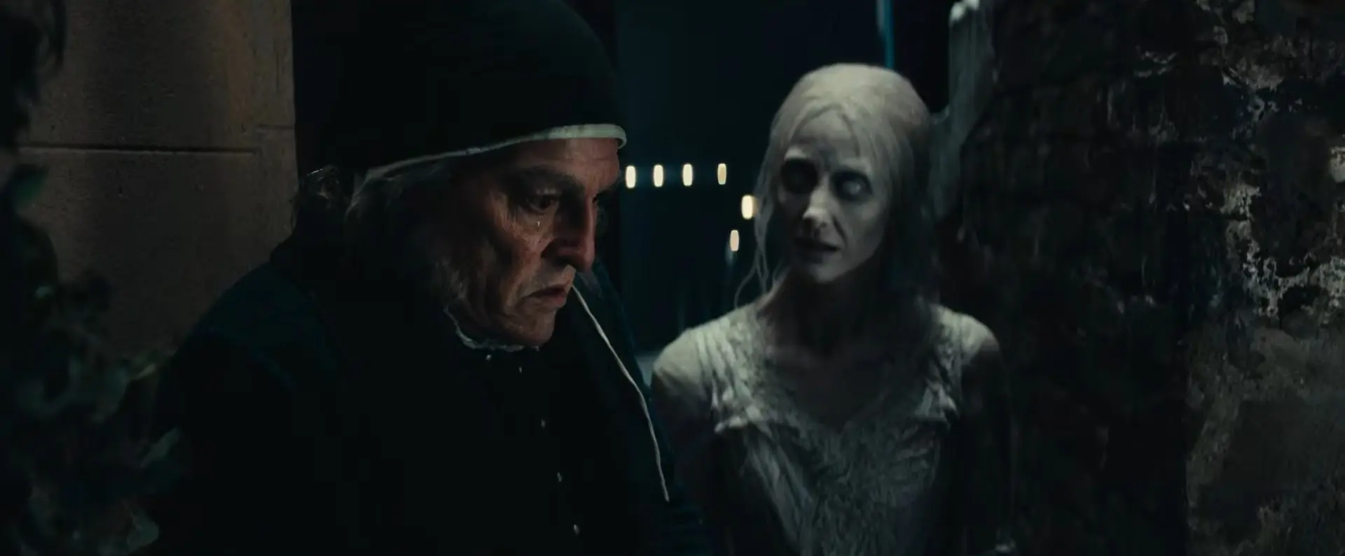 Johnny Depp et Andrea Riseborough dans