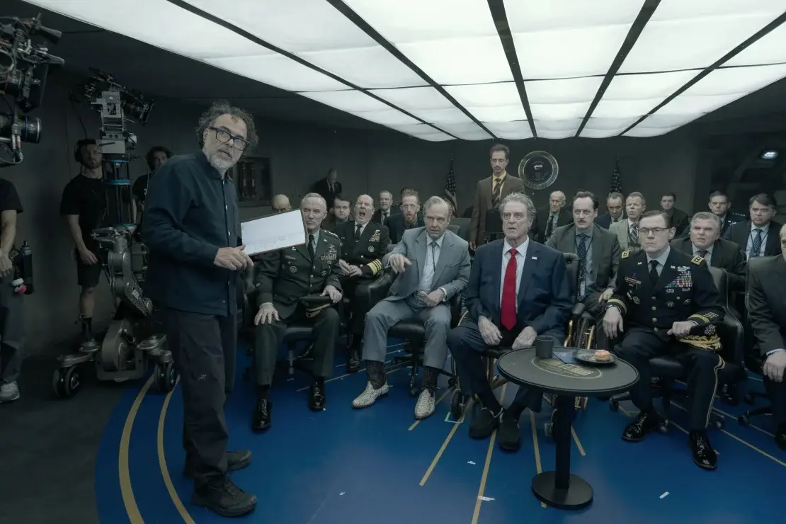 Iñárritu sur le tournage de « Digger » (© 2026 Warner Bros. Ent.)
