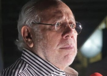 Luis de Llano critique l&rsquo;utilisation de son image dans la série &lsquo;Timbiriche&rsquo; et lance un avertissement contre la société de production